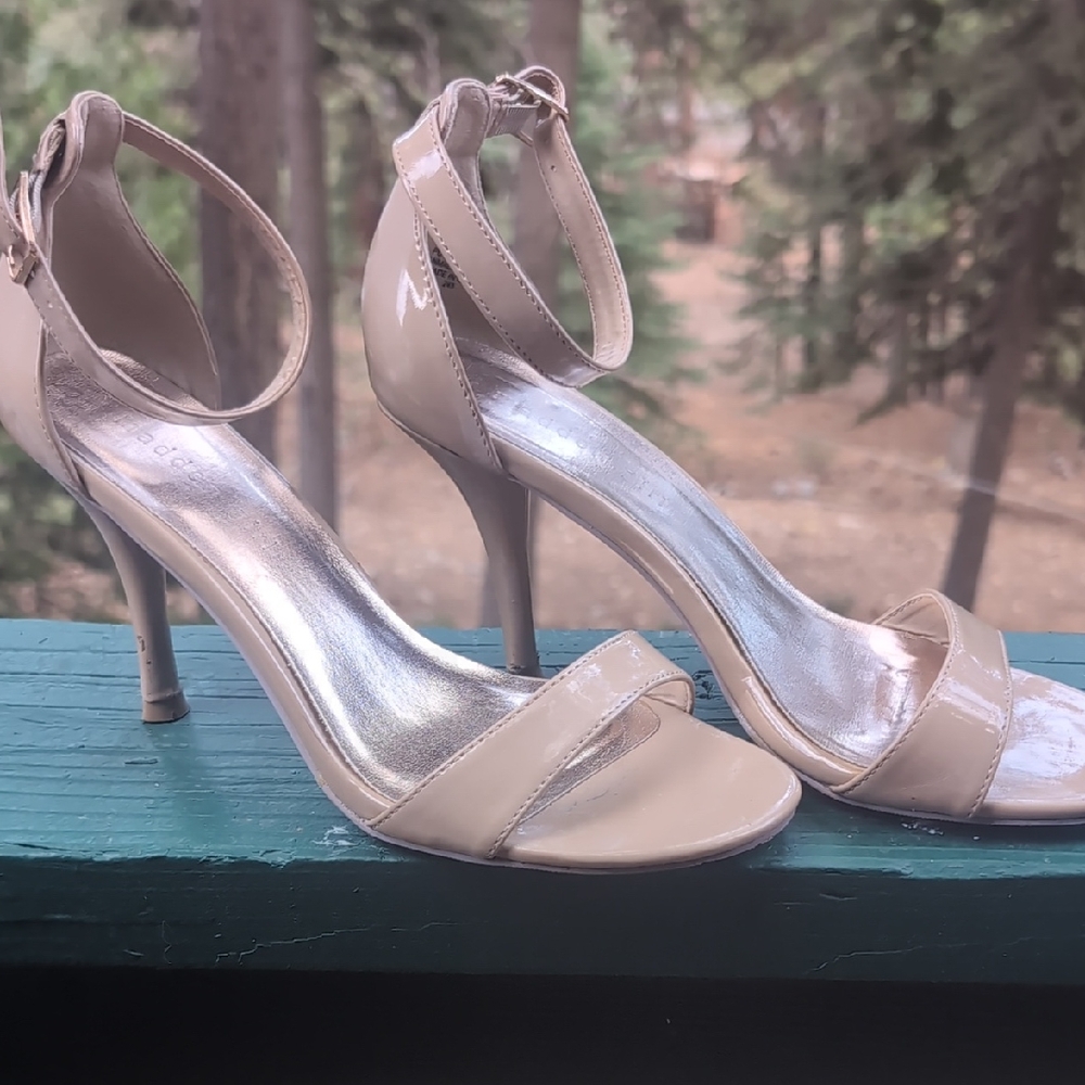 Madden Girl Darrlin Nude Patent Heels 8.5